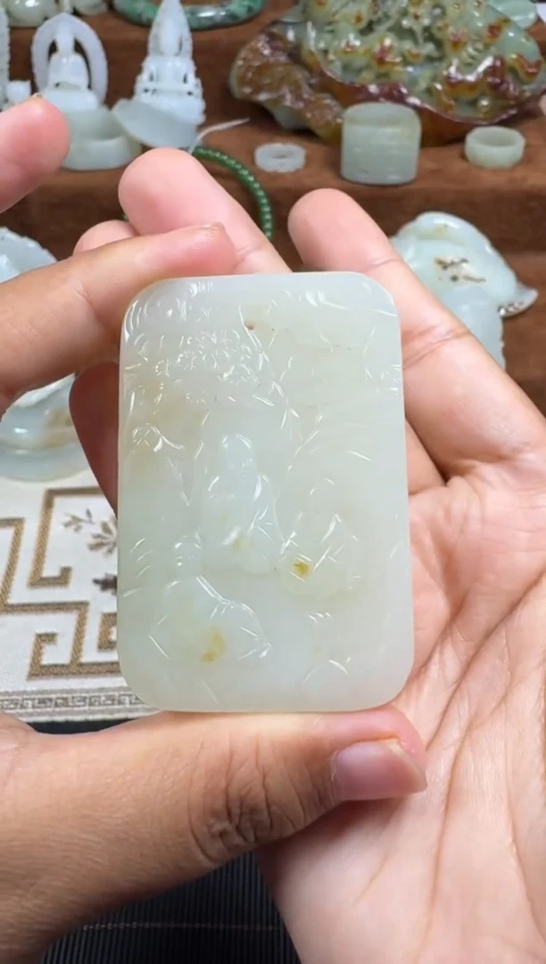 颈饰未镶嵌翡翠1