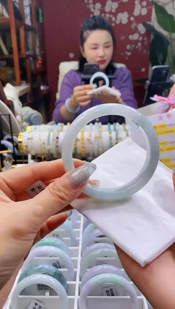 【闪购商品】翡翠手镯未镶嵌53显白5859/12.5*8.0