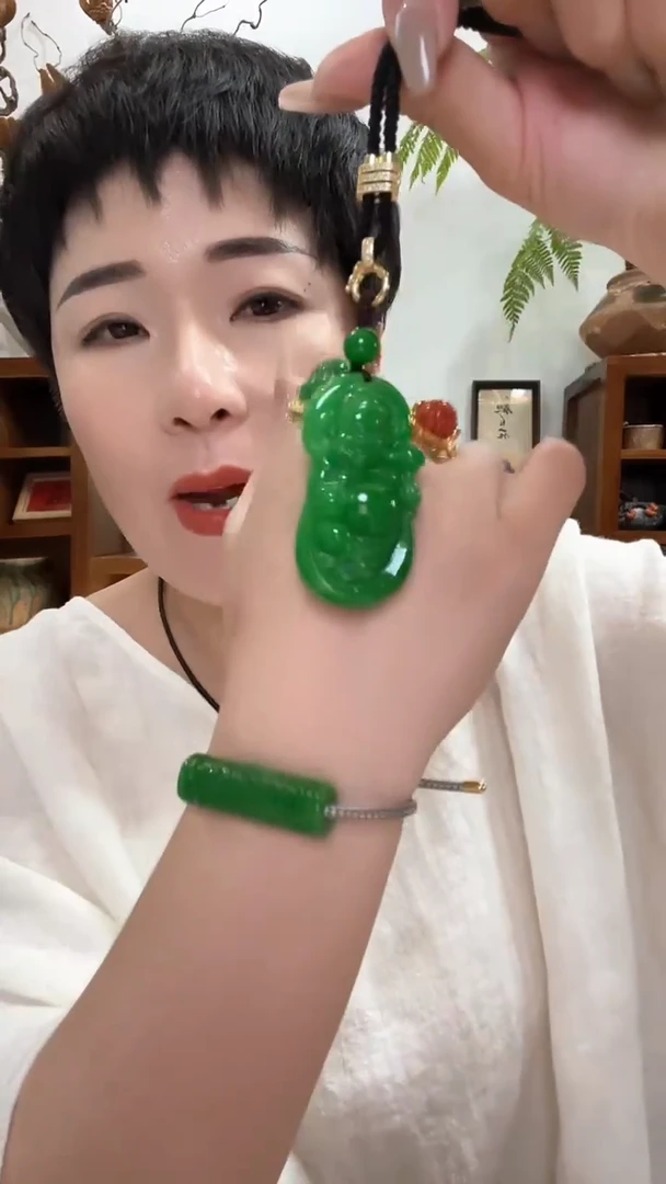 翡翠未镶嵌颈饰454
