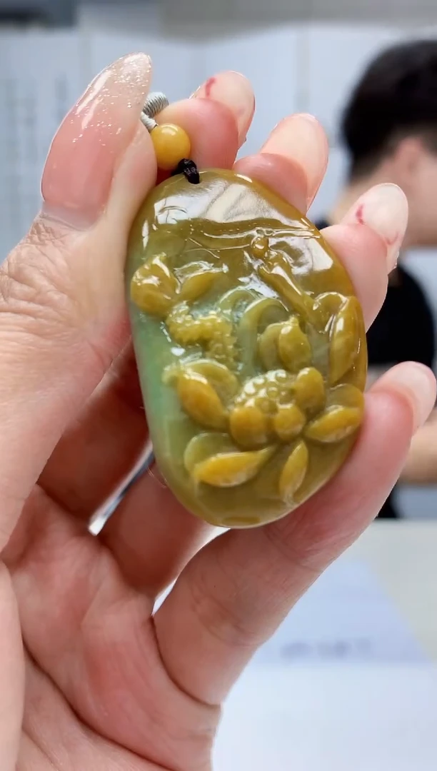 【闪购商品】定制翡翠未镶嵌4688MM-毛货挂件105