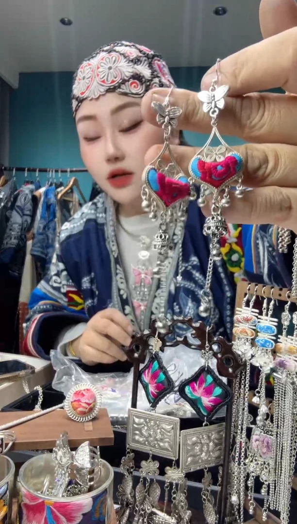【闪购商品】刺绣纯手工苗绣非遗耳环