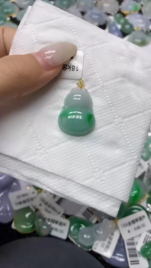 颈饰18K金镶嵌翡翠11111111111