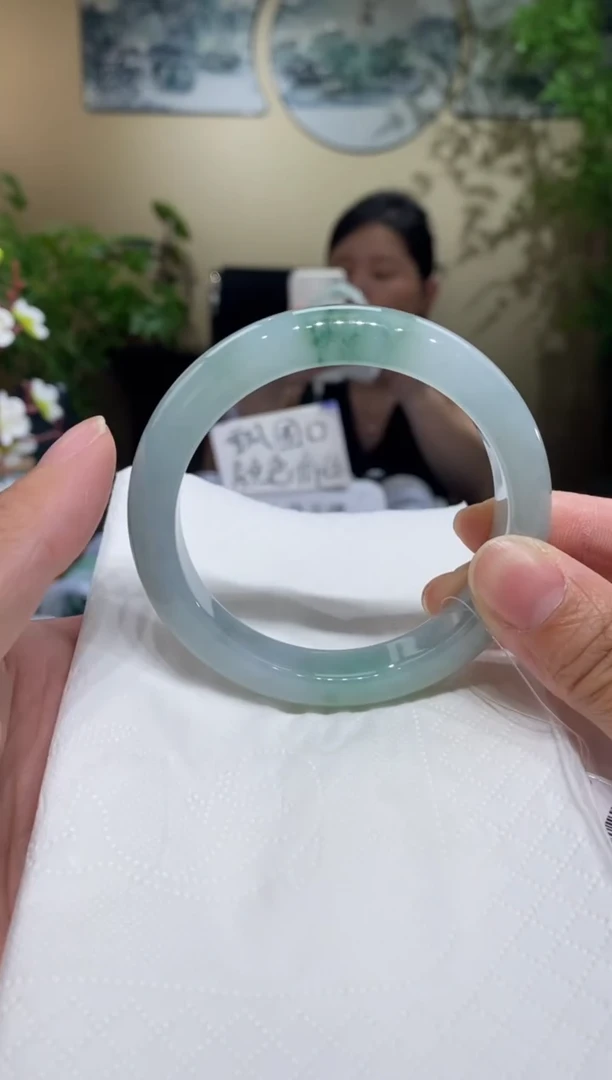 翡翠手镯未镶嵌圈口57.5