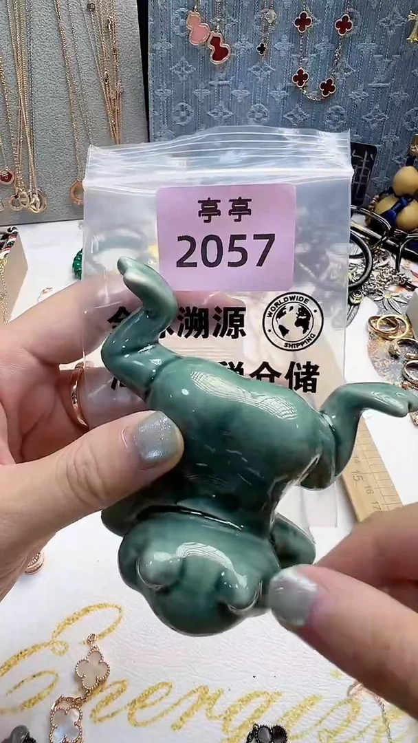 瓷片猫****?彧贤聚宝阁彧贤聚宝阁