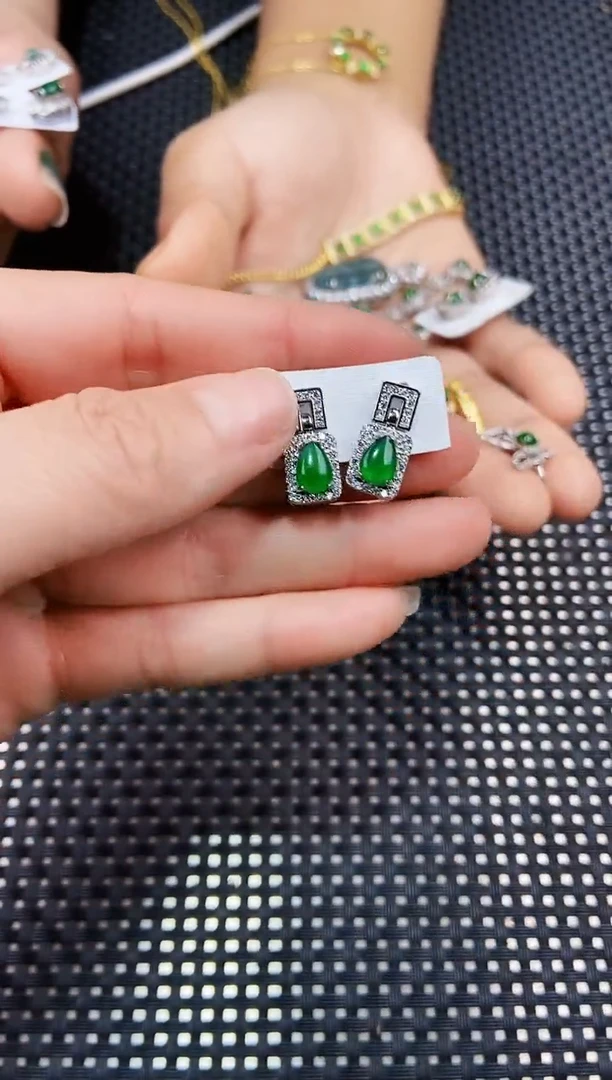 【闪购商品】翡翠耳饰未镶嵌11111111