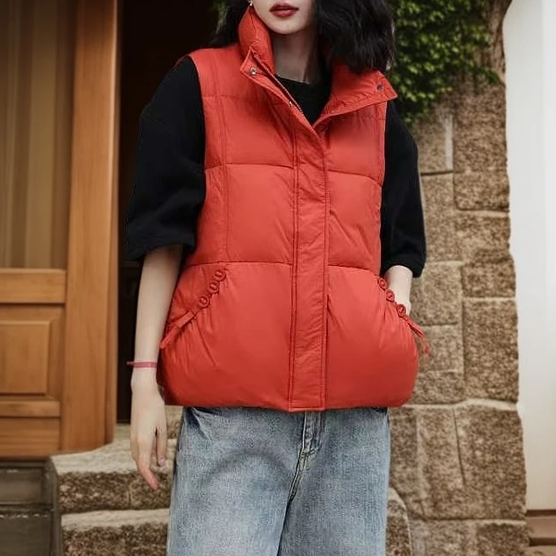 花花/-3933-纽扣设计款休闲时尚填充白鸭绒百搭马甲