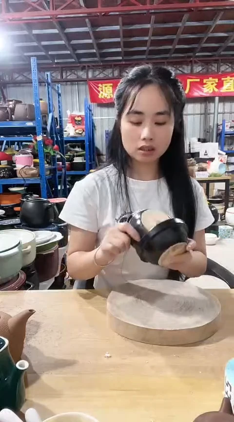 陶484瑕疵明显砂锅碗两个