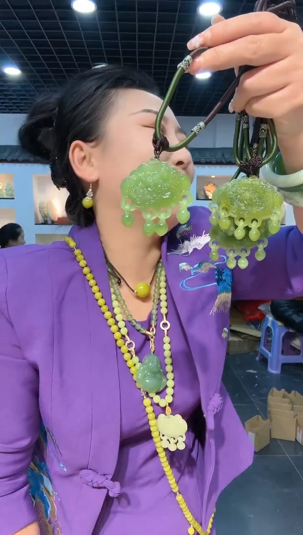 【闪购商品】岫玉颈饰未镶嵌四怀凤戏牡丹鬼工怀