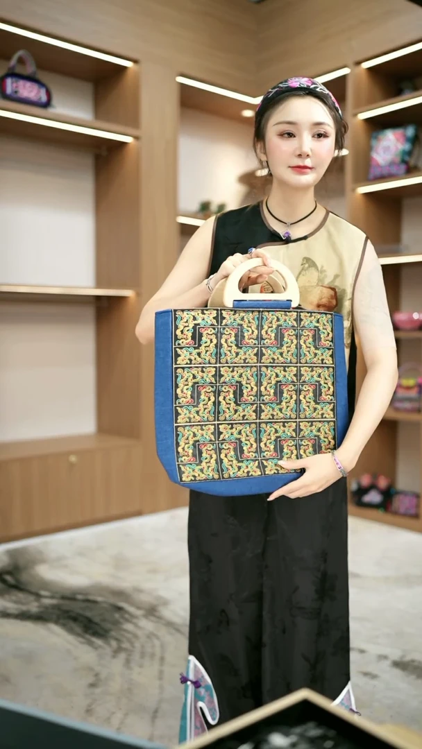 织绣L51机绣包黔东南苗族刺绣