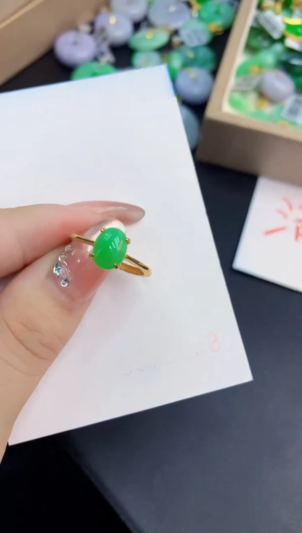 翡翠未镶嵌颈饰1