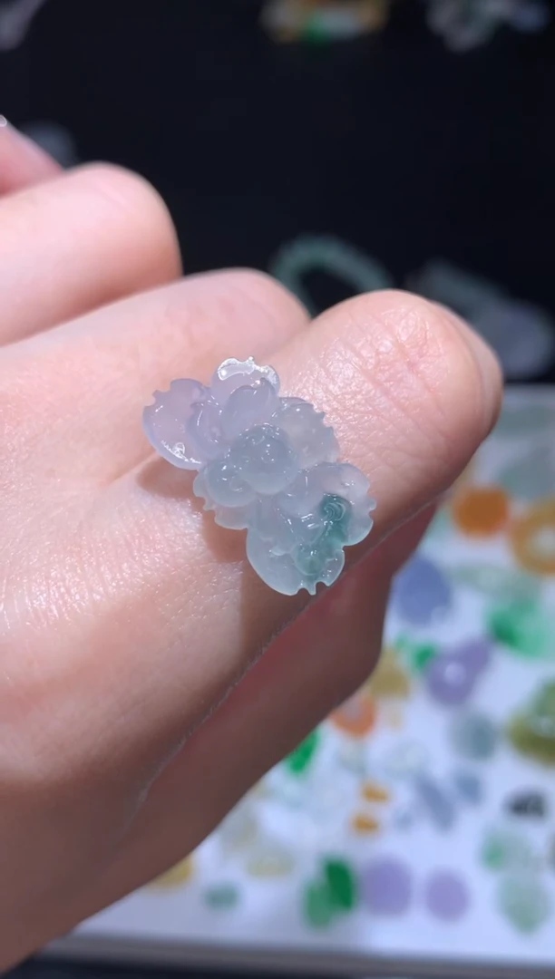 未镶嵌定制翡翠莲花