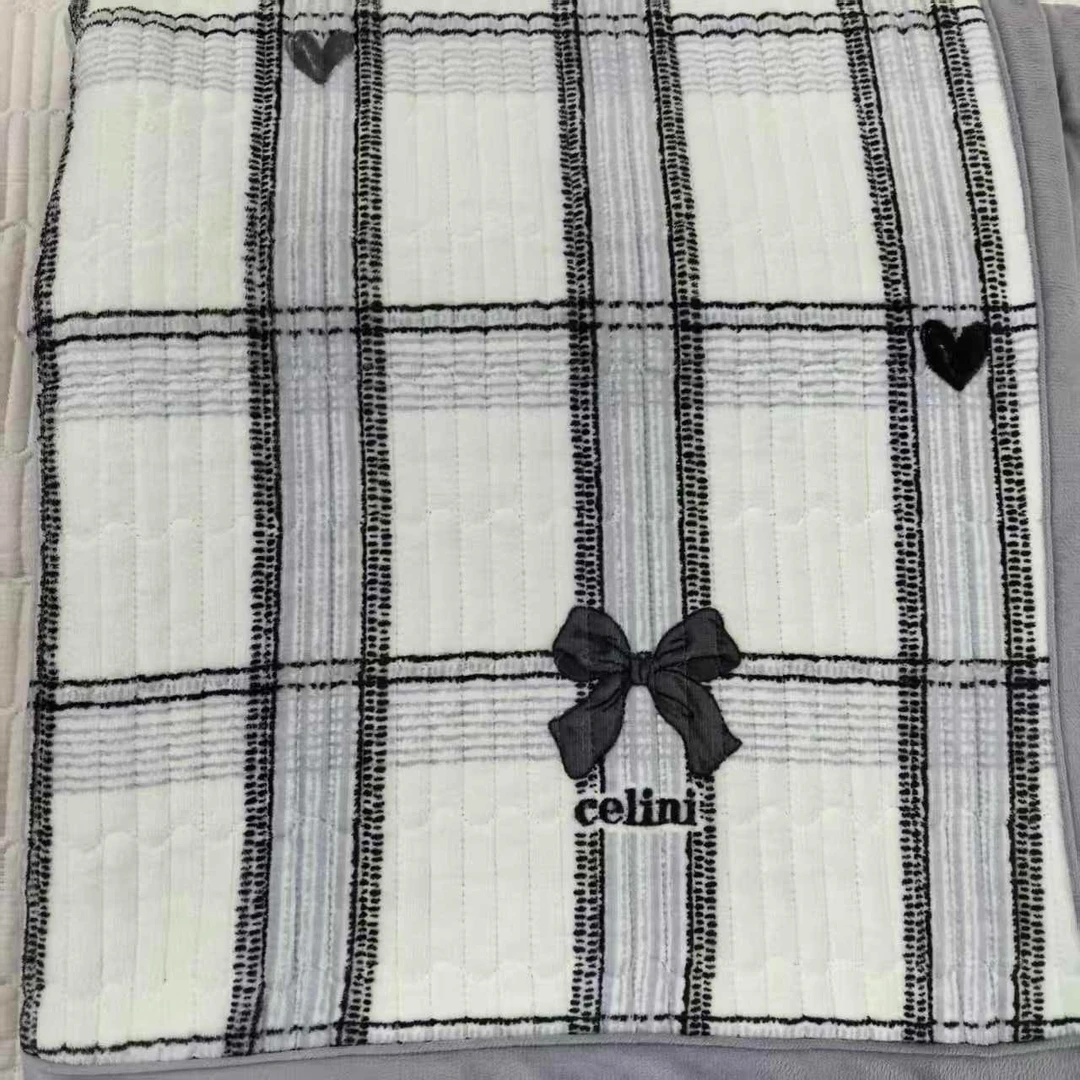 【黑白格蝴蝶结】牛奶绒加厚床盖冬季专用3