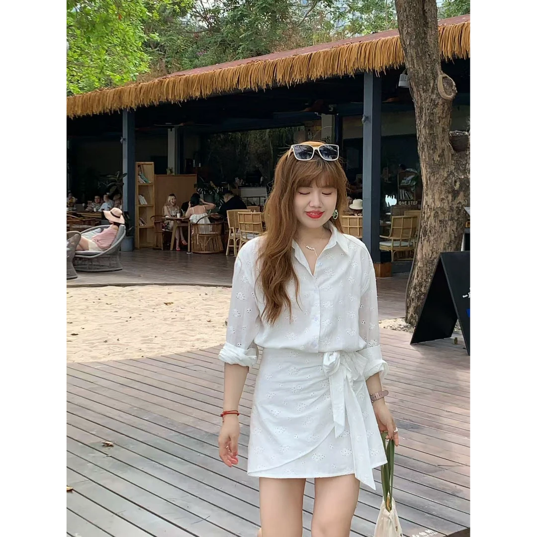 【啵啵】“白鸽信笺”白色烧花蕾丝衬衫绑带收腰连衣短裙初春显瘦裙子