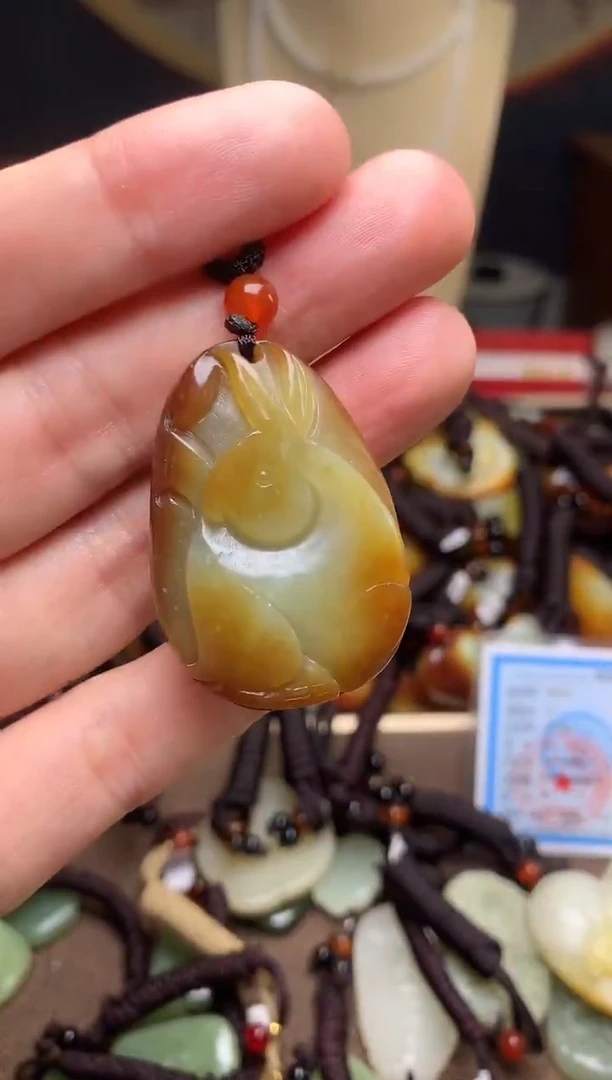 颈饰未镶嵌和田玉新疆料青海料清水和田玉吊坠