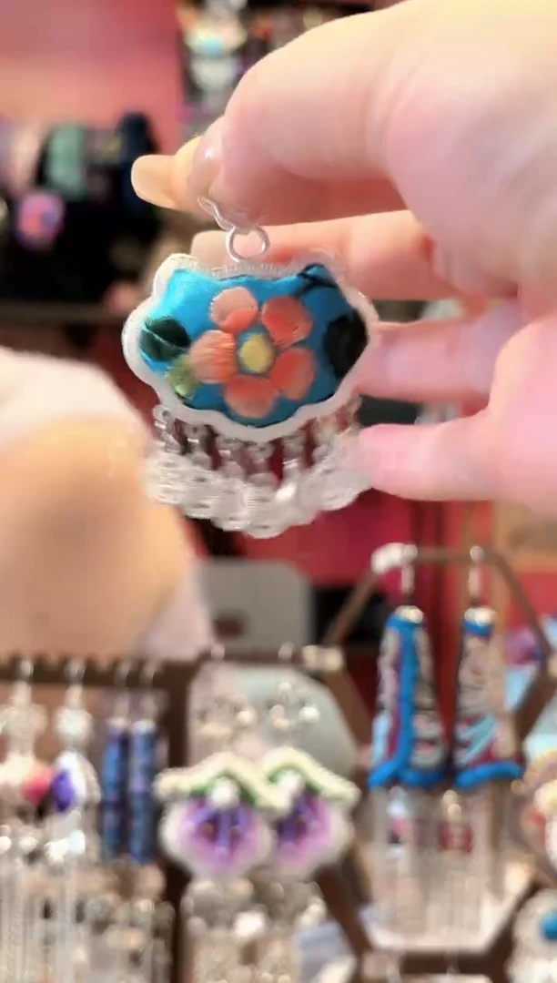 织绣云织谣民族风精美饰品  373