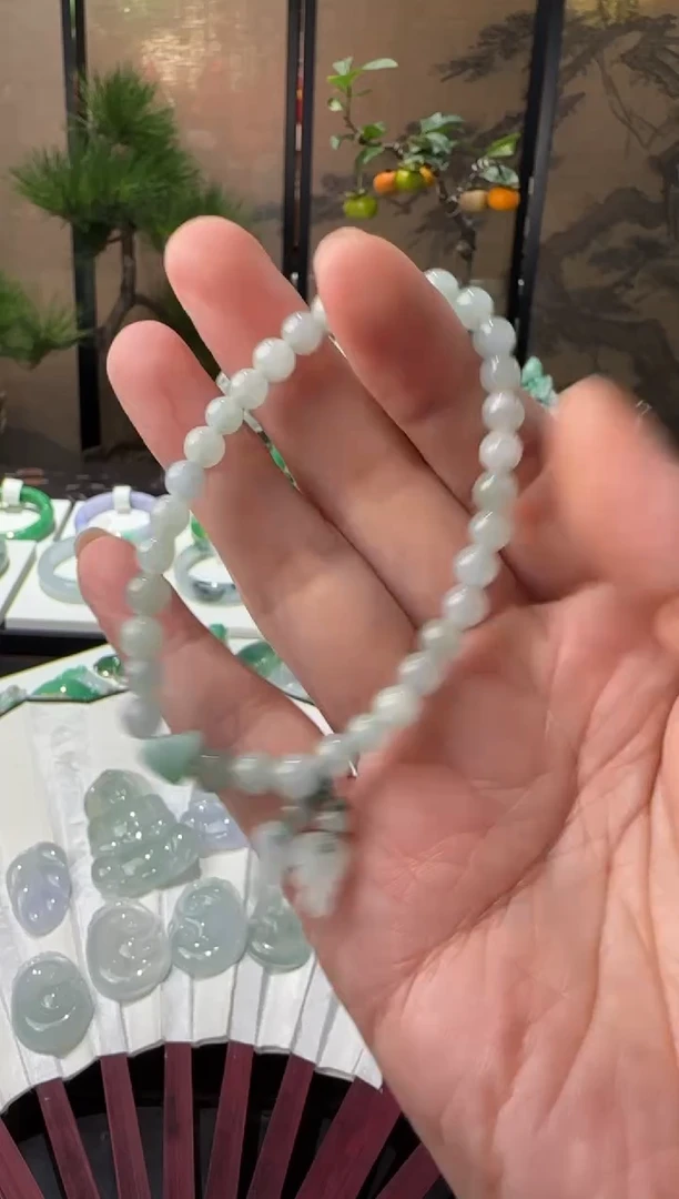 颈饰未镶嵌翡翠手串
