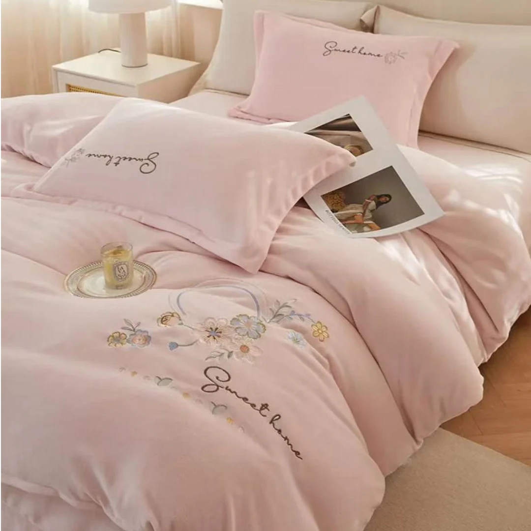 JN 9033 牛奶绒绣花款四件套 梦境-粉