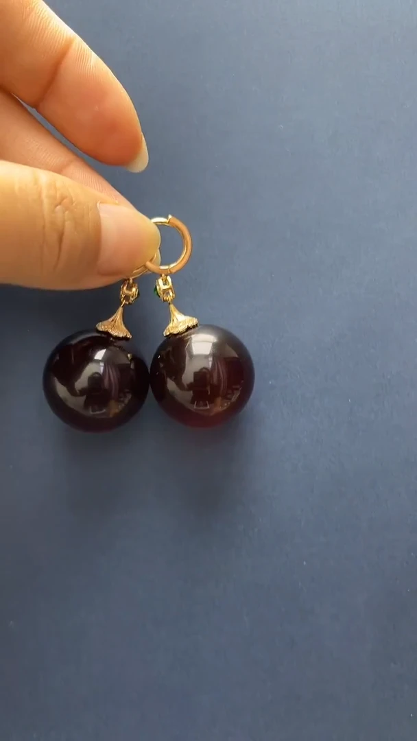 裸石琥珀未镶嵌耳坠