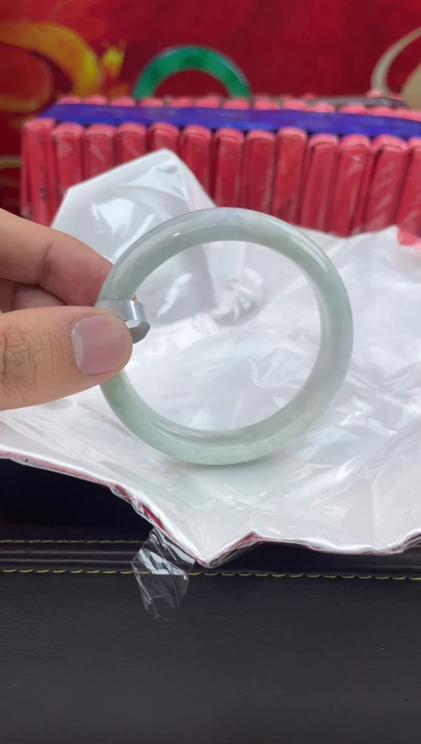 【闪购商品】翡翠手镯未镶嵌7翡翠手镯（微瑕）