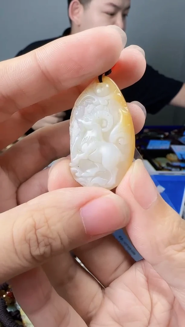 和田玉未镶嵌颈饰1