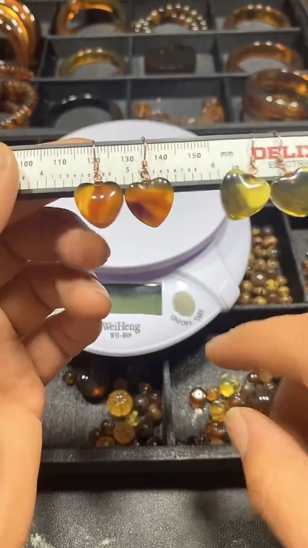 琥珀颈饰未镶嵌天然缅甸琥珀耳坠