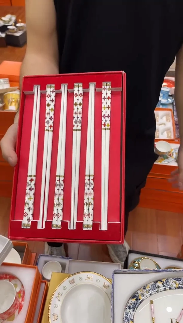 杯鸿辉家品牌瓷器，京东包邮！