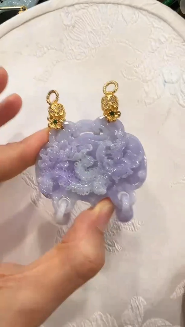 翡翠未镶嵌颈饰国风