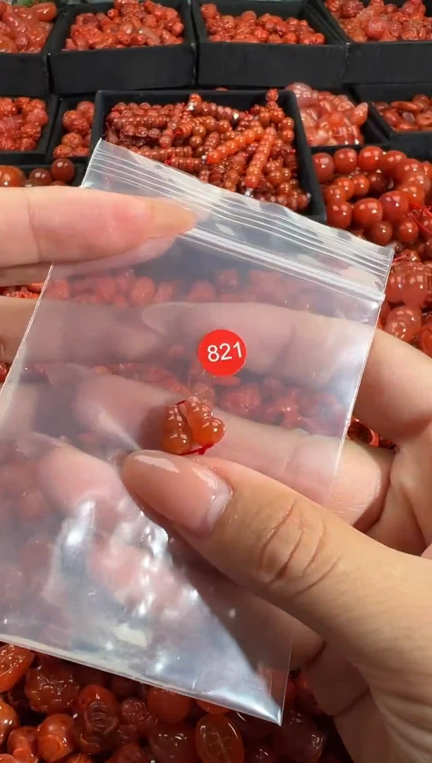 南红玛瑙未镶嵌颈饰1