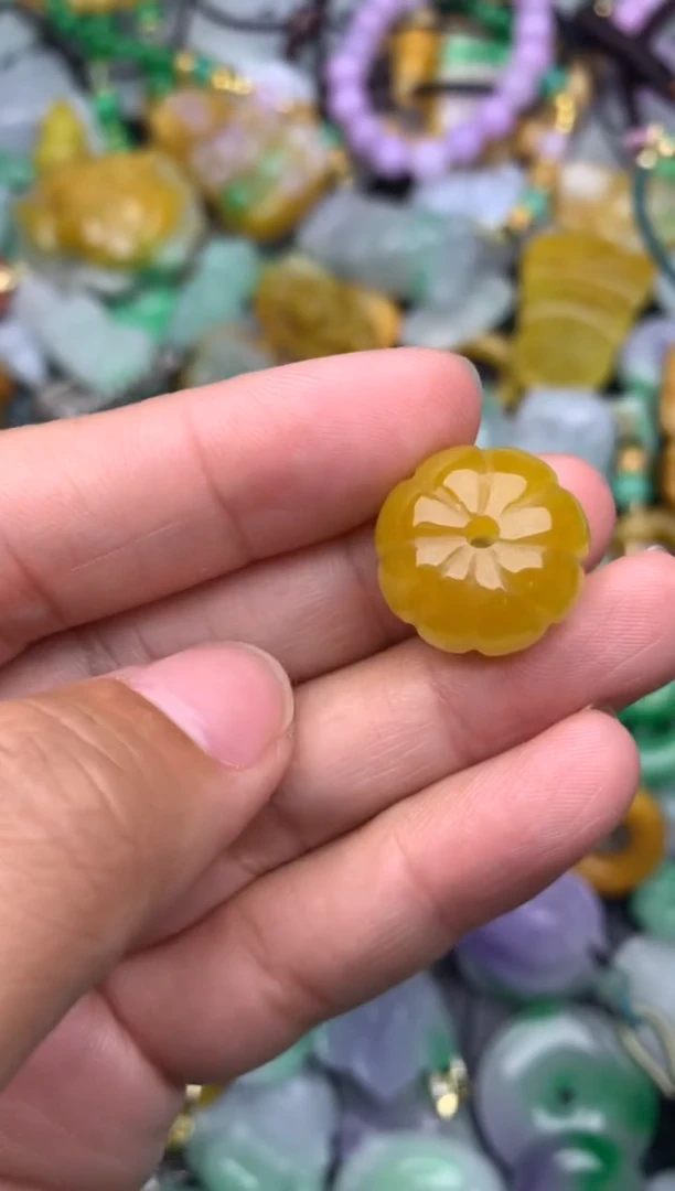 颈饰未镶嵌翡翠缅甸翡翠吊坠