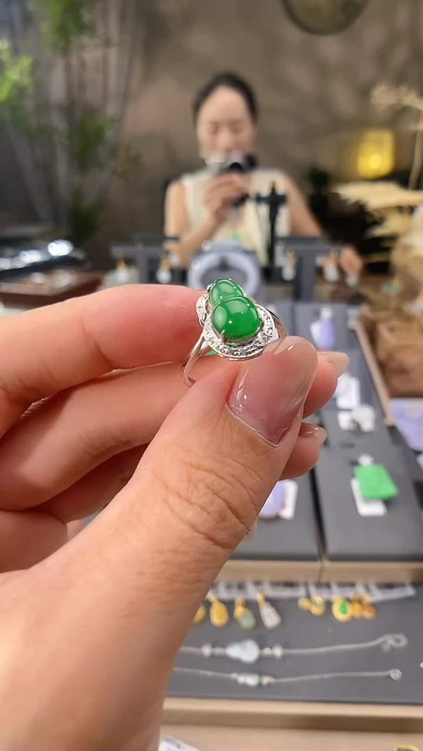 吊坠(不含链)18K金镶嵌翡翠戒指