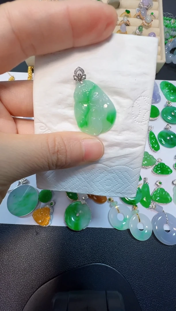 吊坠(不含链)18K金镶嵌翡翠2980