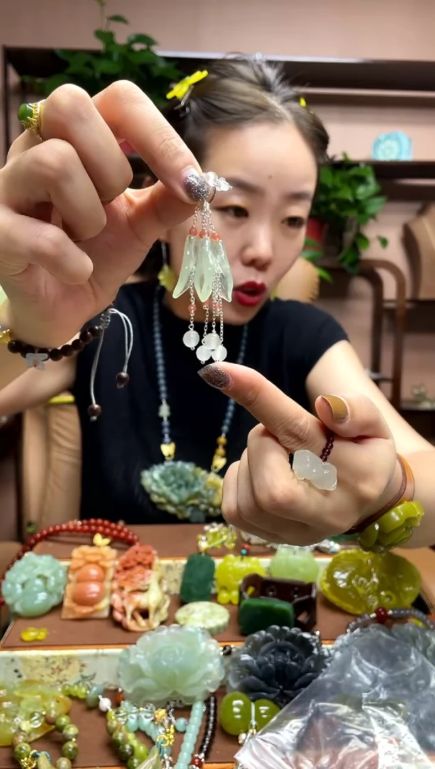 银S925镶嵌岫玉耳饰多样性发货发其中之一