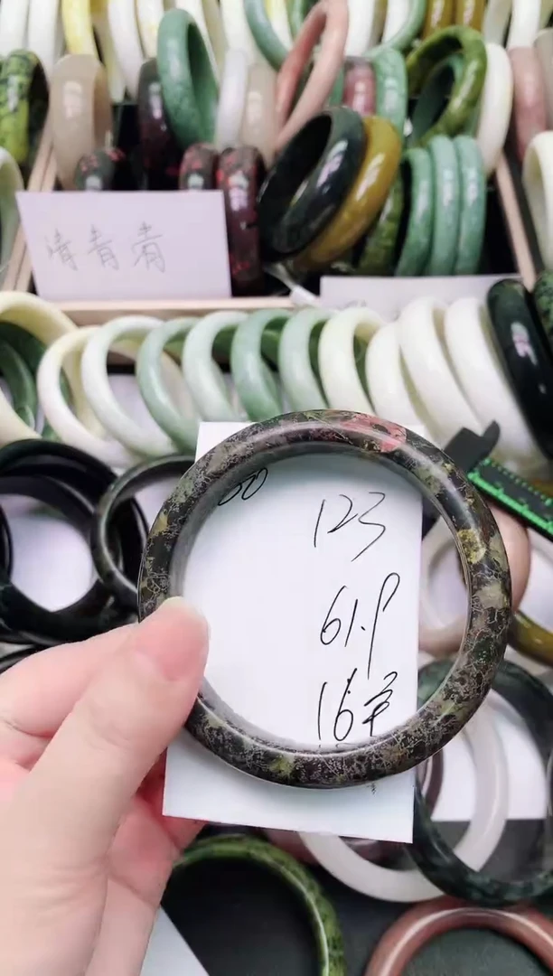 石英质玉未镶嵌手镯123