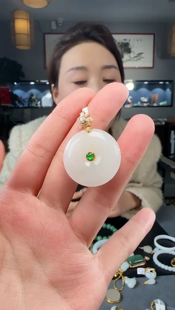 【闪购商品】和田玉吊坠(不含链)18K金镶嵌1
