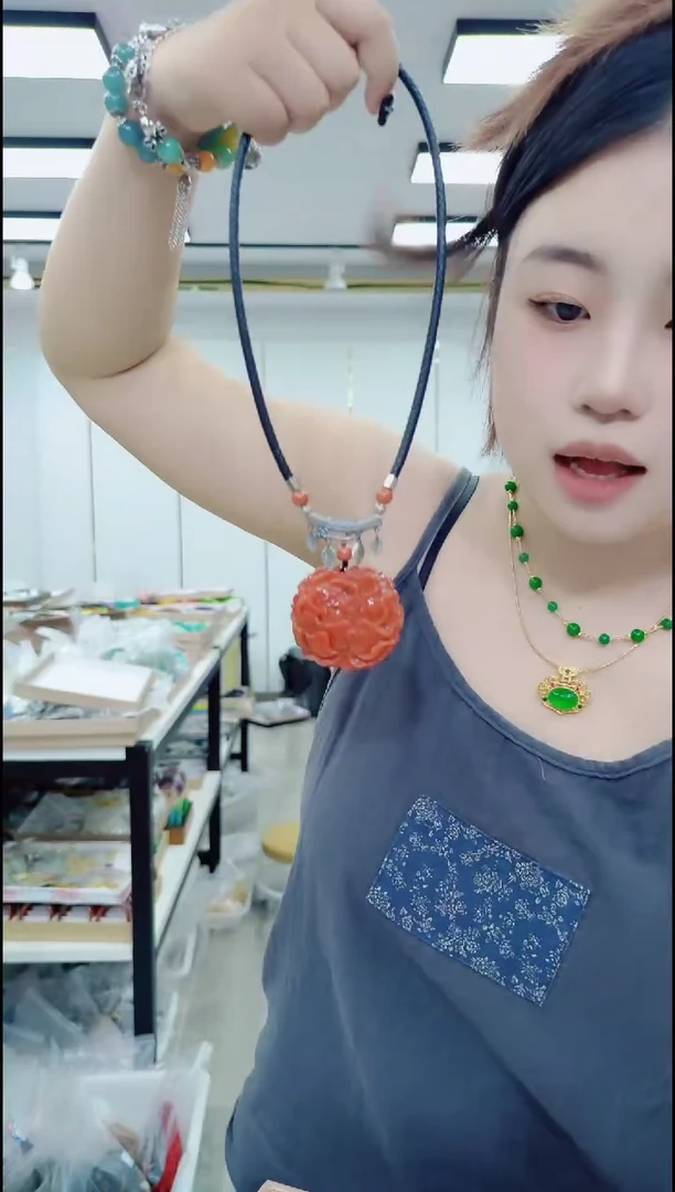 翡翠未镶嵌颈饰0845红翡花吊坠
