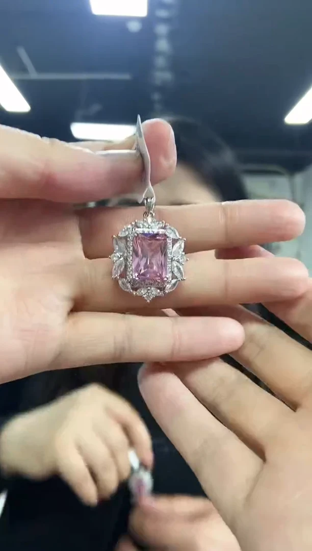 【闪购商品】托帕石吊坠未镶嵌多样性发其一颜色微差