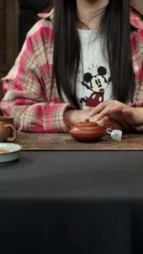 【闪购商品】紫砂茶壶红降坡线圆壶150cc