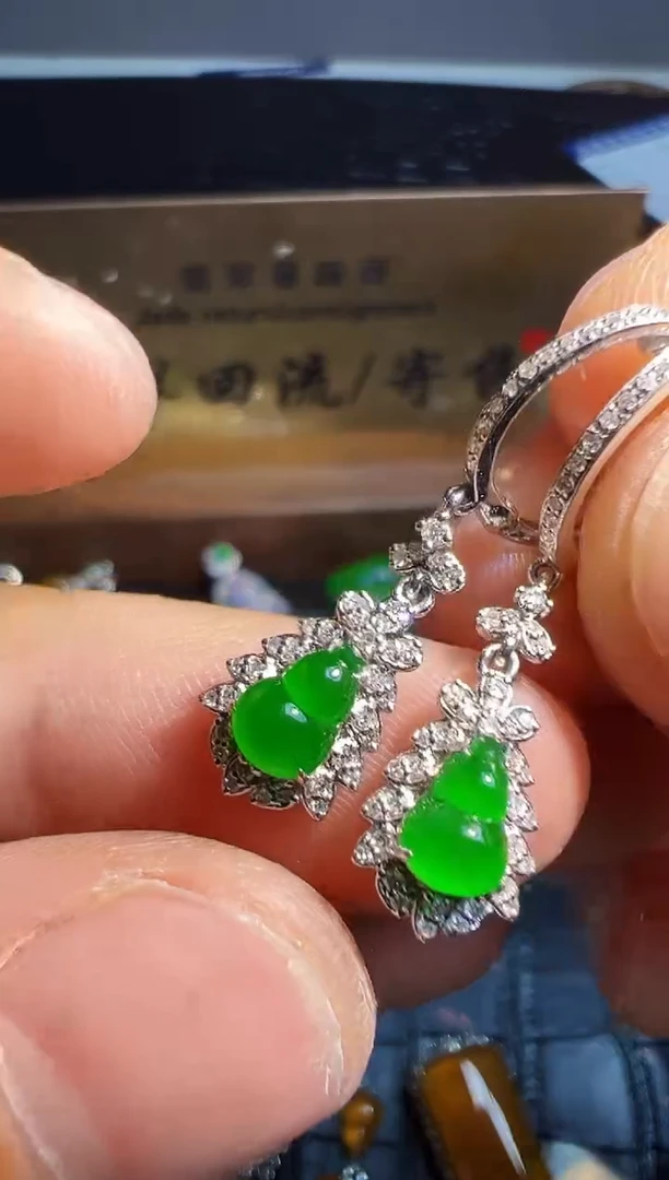 【闪购商品】翡翠耳饰18K金镶嵌翡翠回流