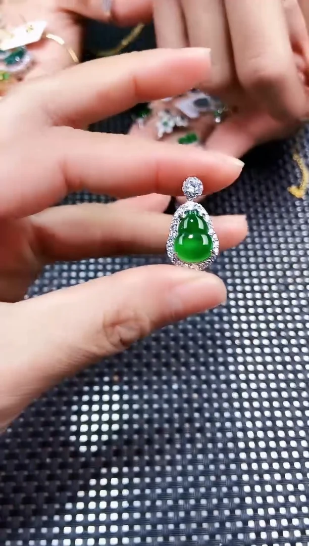 【闪购商品】翡翠吊坠(不含链)未镶嵌11111111