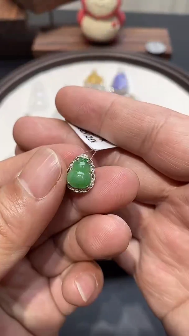 【闪购商品】翡翠颈饰银S925镶嵌葫芦