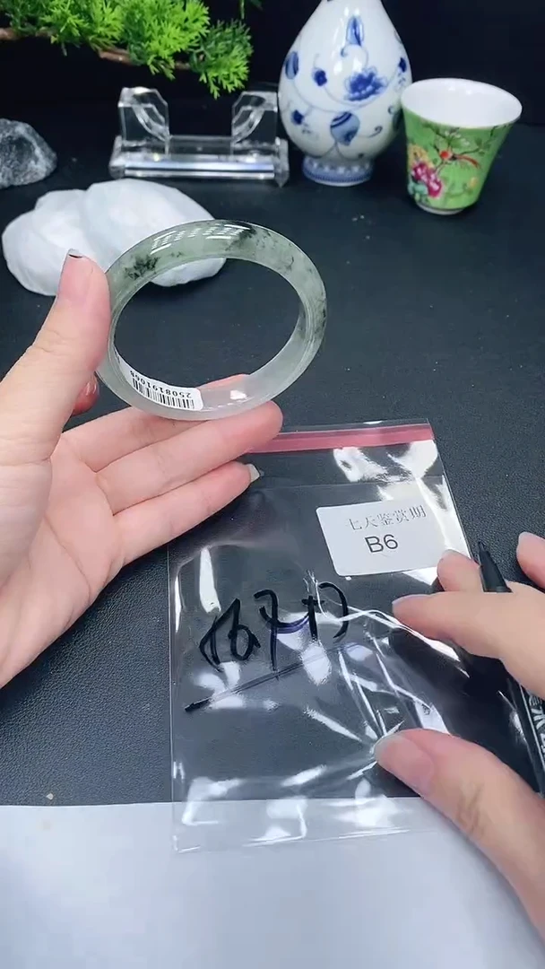 未镶嵌手镯翡翠6