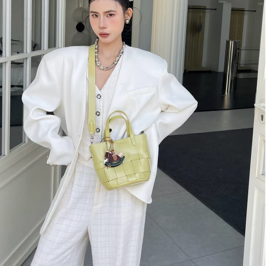 2025春夏新款潮流腋下百搭网红复古单肩斜挎包时尚女包 9830