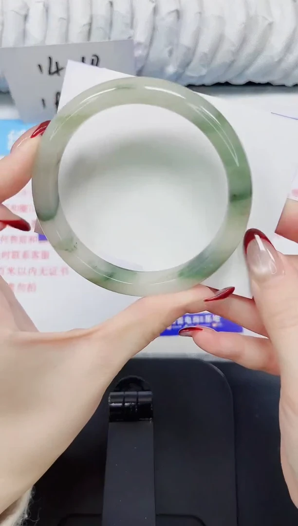 【闪购商品】石英质玉手镯未镶嵌31