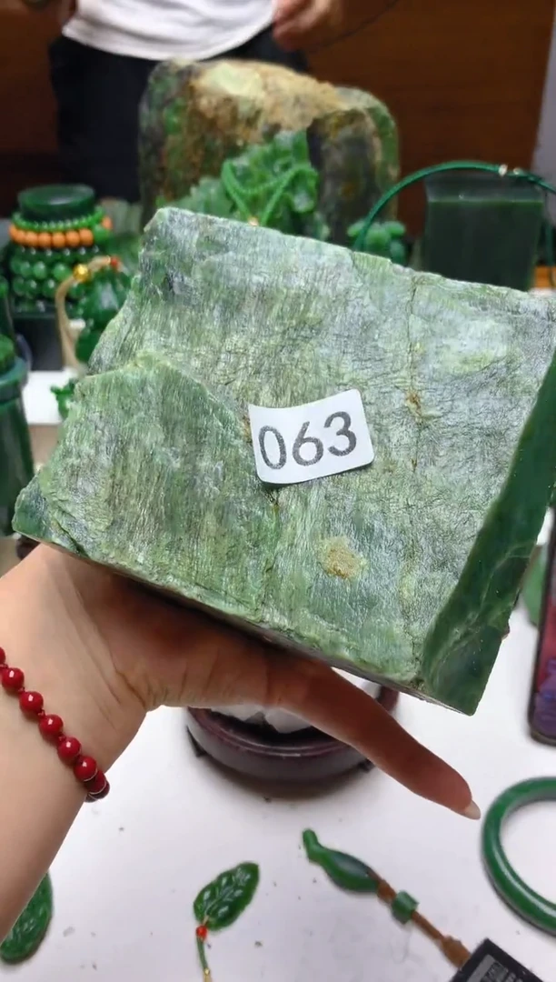 未镶嵌和田玉（碧玉）珠宝半成品1