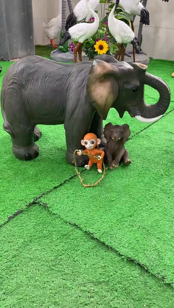 玻璃钢大象摆件一个