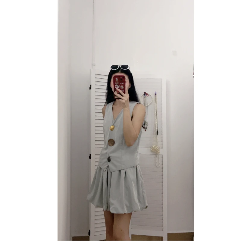 显瘦舒适小个子穿搭套装无袖背心马甲上衣阔腿花苞短裤两件套气质