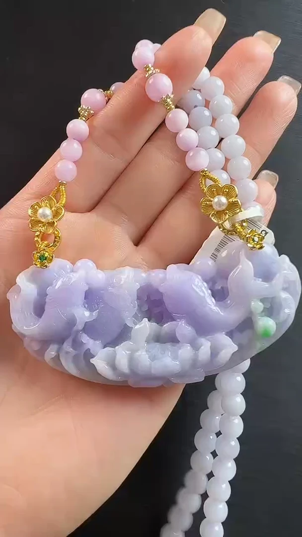 颈饰未镶嵌翡翠弯弯