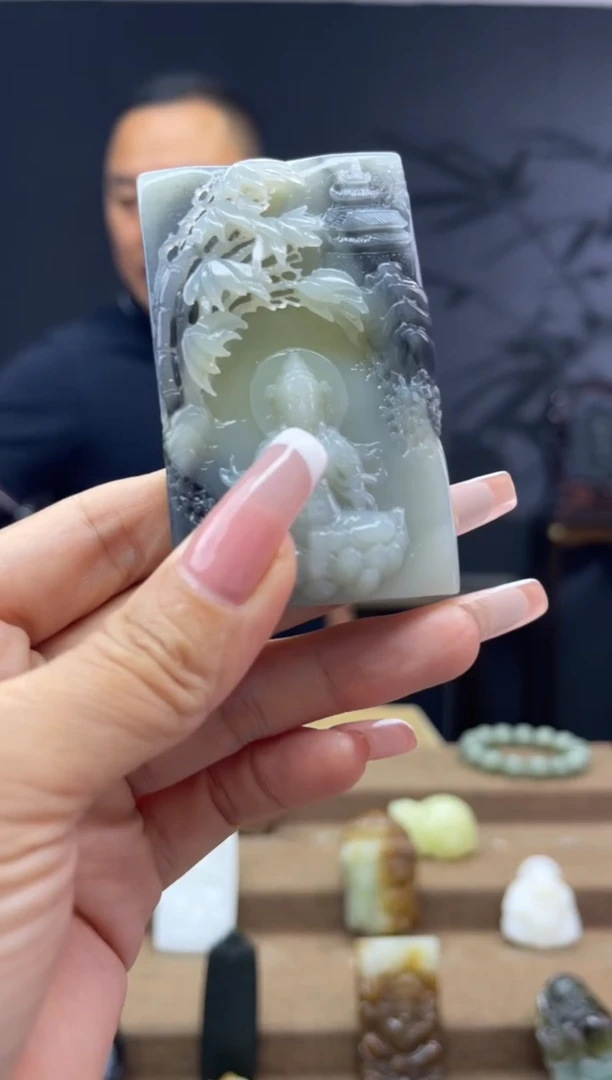 颈饰未镶嵌和田玉1