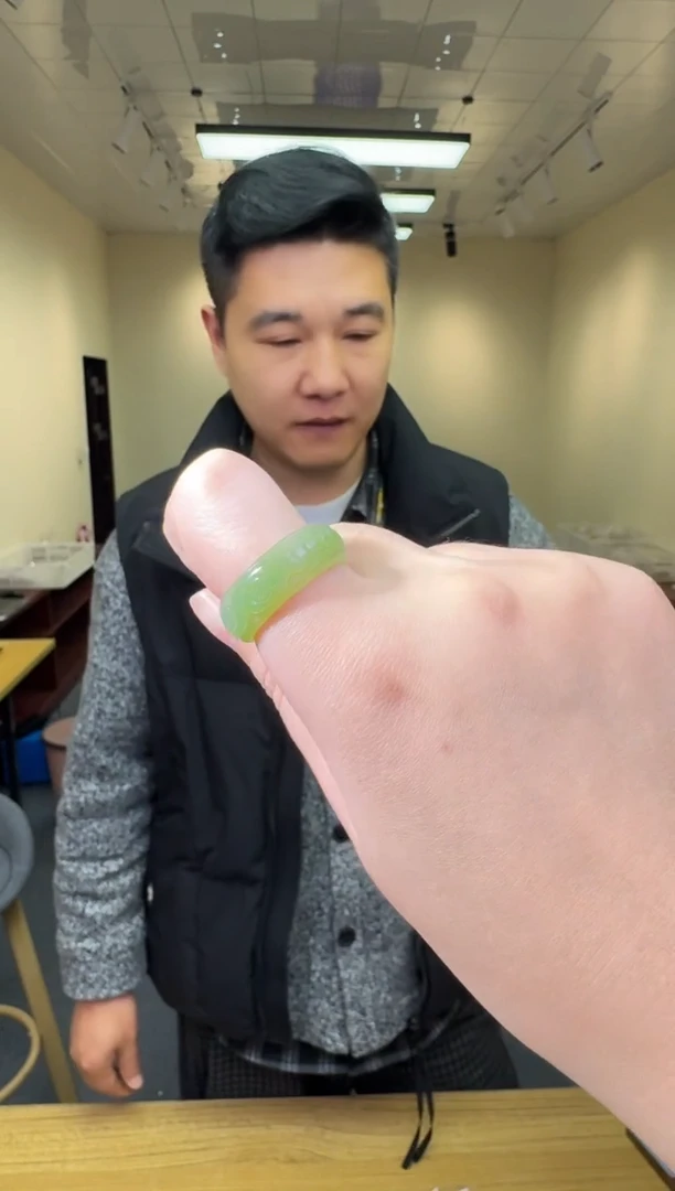 未镶嵌戒指和田玉至*多样性发一件 434