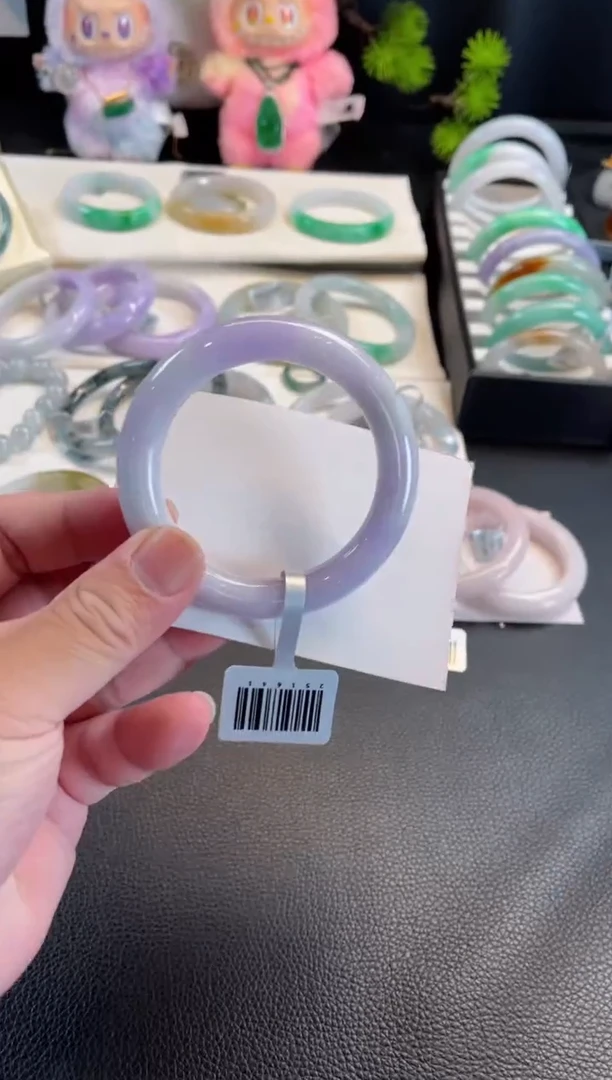 翡翠手镯未镶嵌54.5圆条  有纹裂